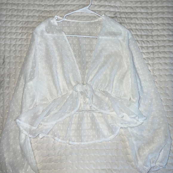 Adorable peplum bell sleeve top - Picture 2 of 2